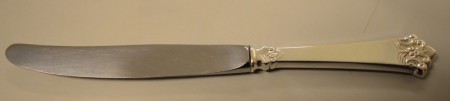 Anitra: Liten spisekniv med kort skaft 21,7 cm.